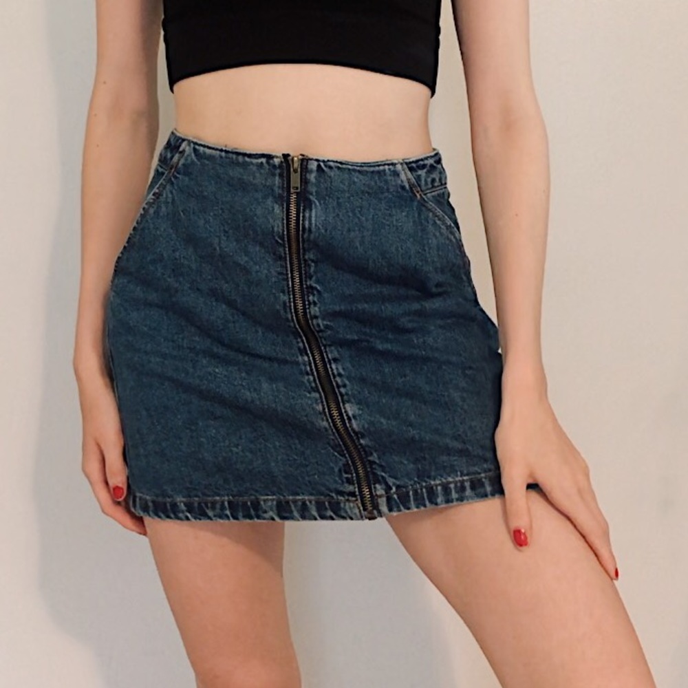 ZARA JEAN SKIRT WITH ZIPPER FRONT